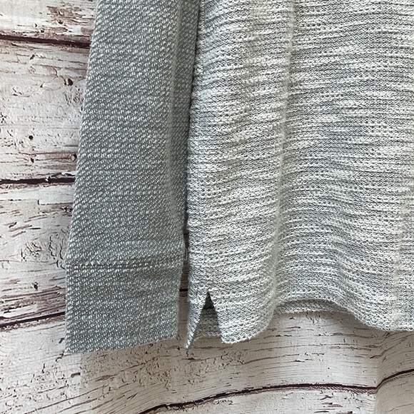 Women's Sweater - Picture 6 of 6